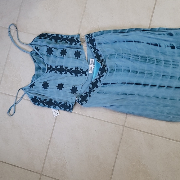 Bundled Only! Beautiful 2 peice set - Picture 2 of 3